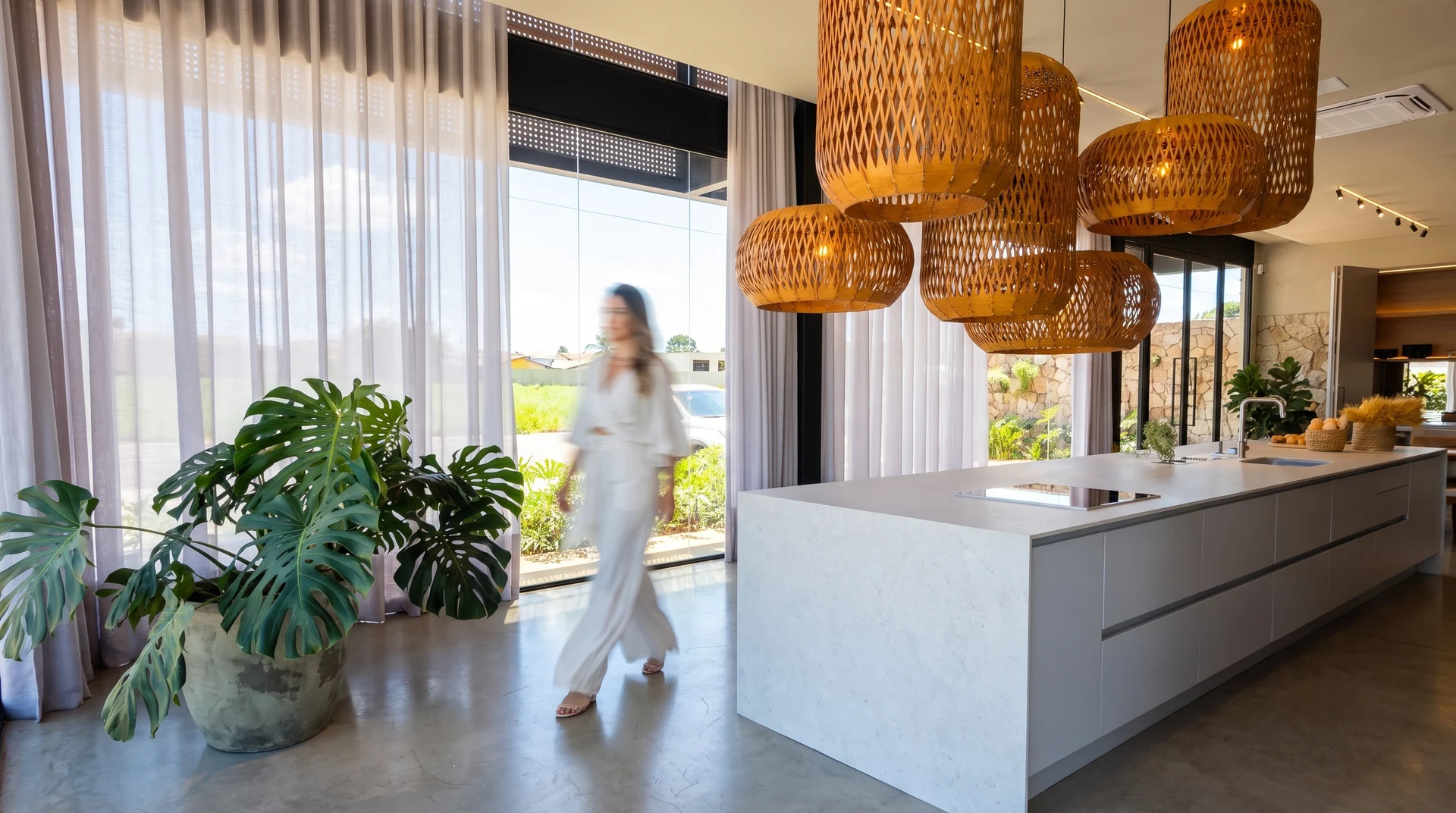 Detalhe de projeto de interiores com cortinas